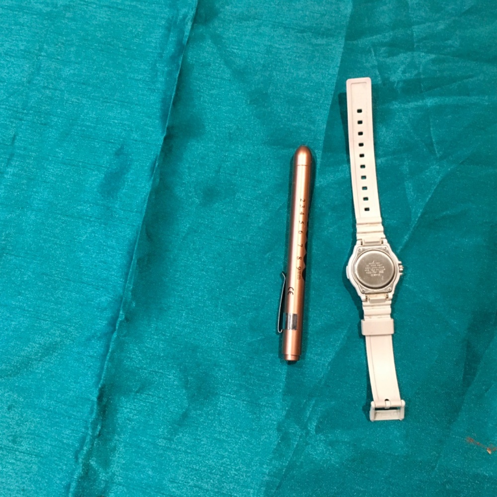 Nursing watch and flash light - Picture 2 of 4
